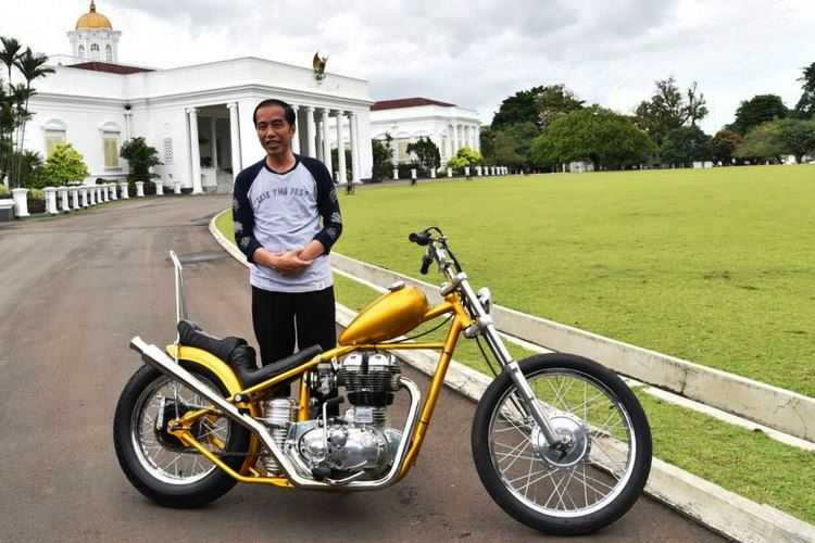 Presiden Jokowi dengan Chopperland yang baru dimilikinya (Kompas.com)
