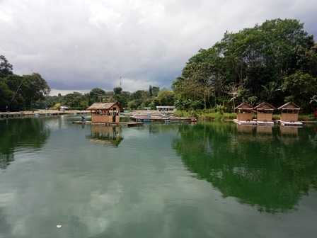 Pemandangan Perahu di Danau Lido (Dokpri)