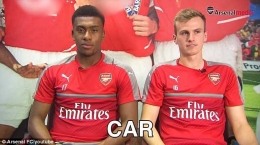Iwobi dan Rob Holding (Arsenal Media)