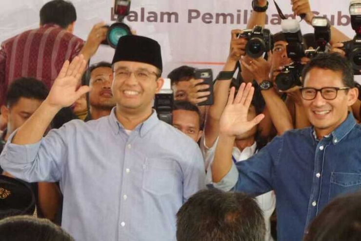 Gubernur DKI Jakarta, Anies Baswedan dan Sandiaga Uno (KOMPAS.com / ANDRI DONNAL PUTERA)