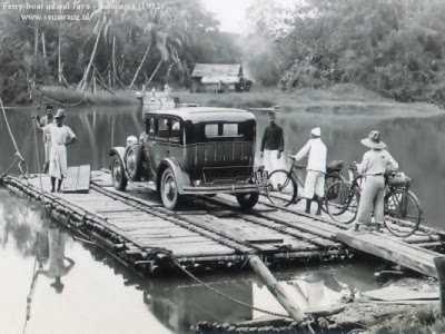 Perahu bambu alat transportasi untuk menyeberangi sungai. Foto: http://history-of-culture.blogspot.co.id