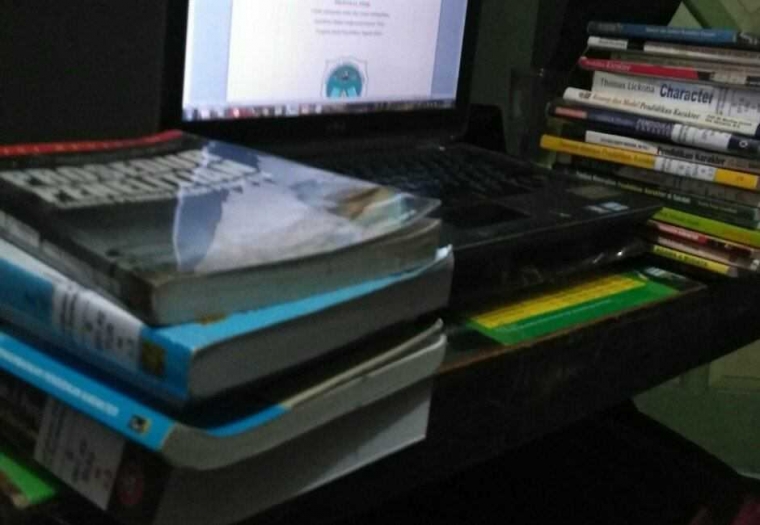 Buku, bukti kertas tetap eksis di zaman now. (dok. pribadi)