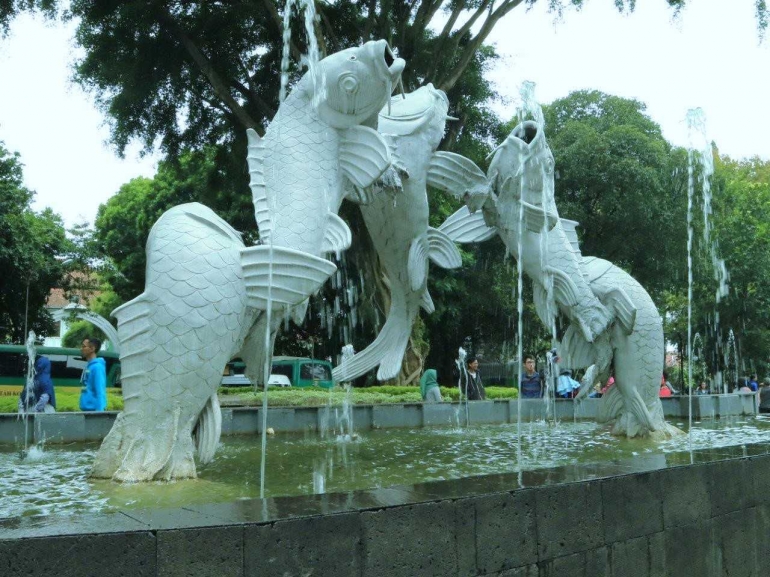 Patung Ikan - Balai Kota Bandung, Minggu (28/01/18) Foto Dok J.Krisnomo