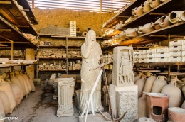 Sebagian barang peninggalan Pompeii yang masih utuh