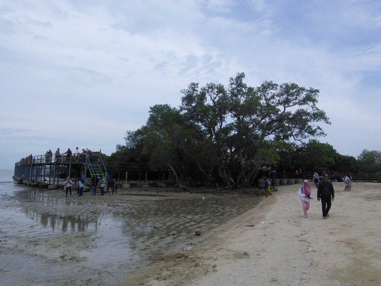Pantai Kutang, Labuhan-Brondong, Lamongan, Jawa Timur| Dokumentasi pribadi
