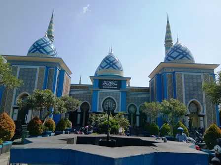 Tampak Depan Masjid Agung Madiun (Dokpri)