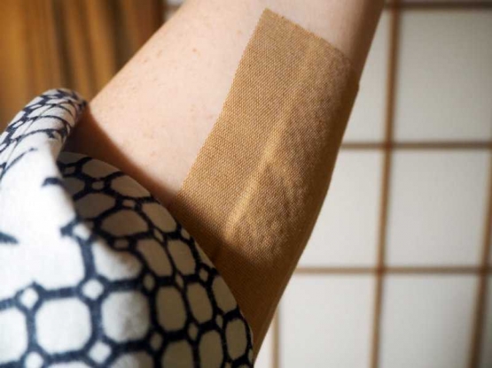 Buat yang tatoan, bisa ditutup pakai plester dulu