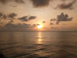 Sunrise di Pantai Derawan (dokpri)