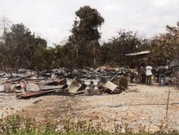 Pemukiman warga rata tanah akibat kebakaran yang disebabkan oleh konflik sosial (Dokumentasi Pribadi)