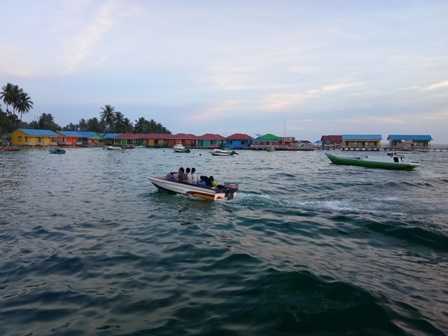 Speed Boat Maksimal 4 orang (dokpri)