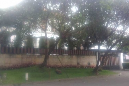Vila mewah dua lantai milik keluarga Zumi Zola yang berada di Komplek Bukit Banderan Muarasabak, Tanjung Jabung Timur.