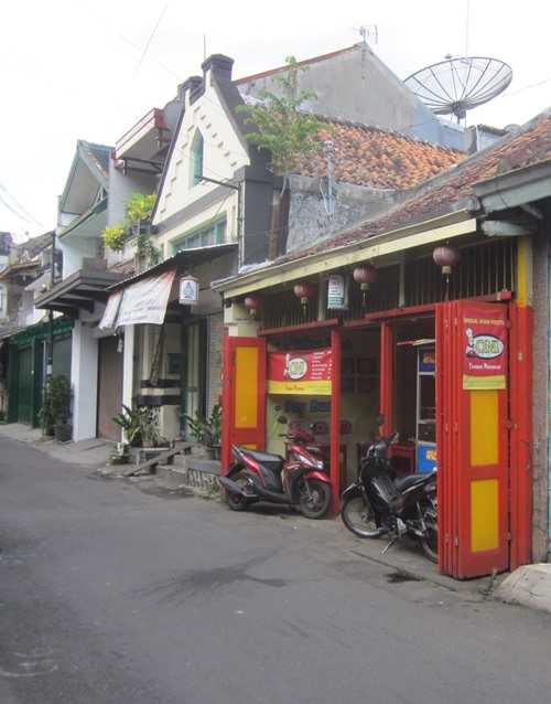 Warung, toko dan rumah (Foto:Ko In)