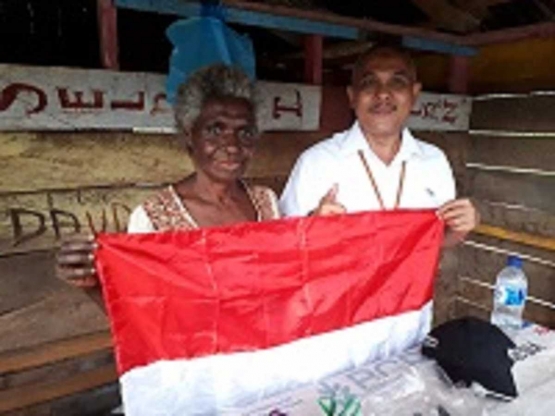 Kibarkan Merah Putih bersama Warga Papua (Dok Pelni)