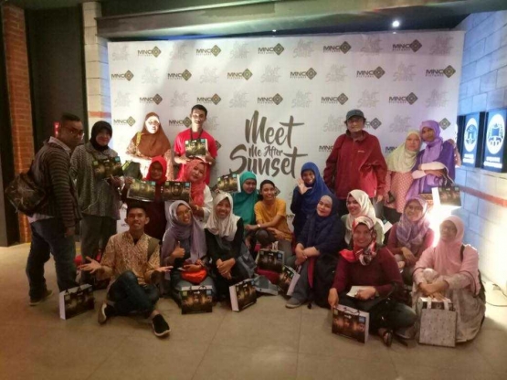 Bersama teman-teman blogger (dok wawa)