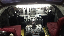                Cockpit pesawat Fokker 28 yang telah dialihfungsikan menjadi Theater Alam(dokpri)