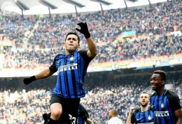 Selebrasi gol Eder (Foto: Twitter@Inter_id