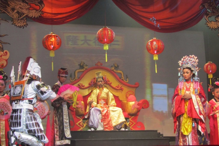 Ketoprak dengan Lakon Huan Le Hoa Wonder Woman Zaman Ketoprak dengan Lakon Huan Le Hoa Wonder Woman Zaman