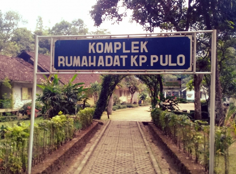 papan nama Kompeks Kampung Pulo. Dok : pribadi