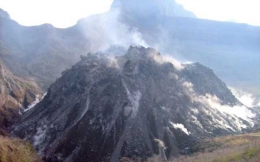 Seperti inilah penampakan gunung Kelud yang terdapat di provinsi Jawa Timur (bbc.com)