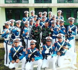 Bersama Taruna Akademi TNI 3 matra ketika baru menerima kenaikan pangkat Kopral Taruna