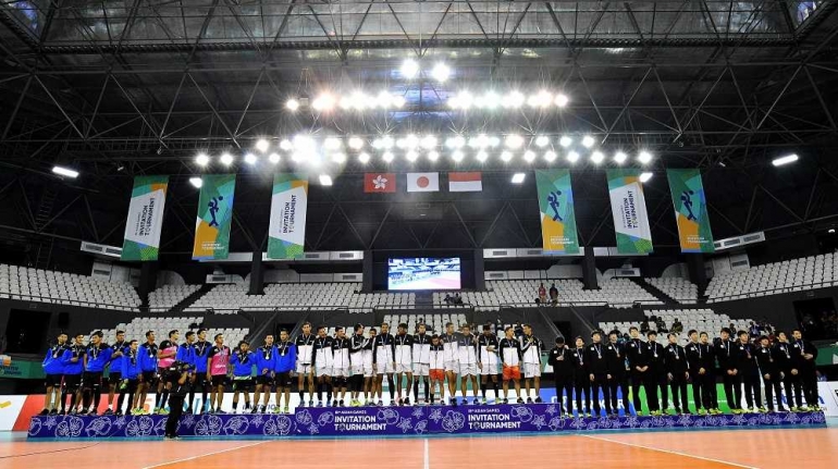 Penyerahan medali Test Event Asian Games 2018 Bola Voli Indoor| Sumber: Andika Wahyu/INASGOC-Antara Foto