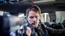 Ethan Hawke di 24 Hours to Live (dok.volkskrant.nl)