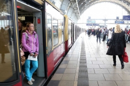 Jerman akan menerapkan layanan tranpsortasi publik gratis untuk melawan polusi udara. Ujicoba tahap awal akan dilakukan di lima kota di Jerman bagian barat. Foto : Getty Images/curbed.com