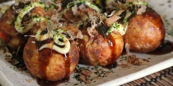 Ilustrasi: Takoyaki (Mamaloli.com)