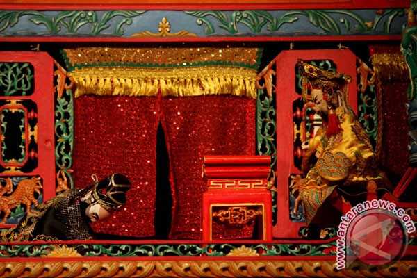 Pertunjukan Wayang Potehi (Sumber: Antaranews.com)