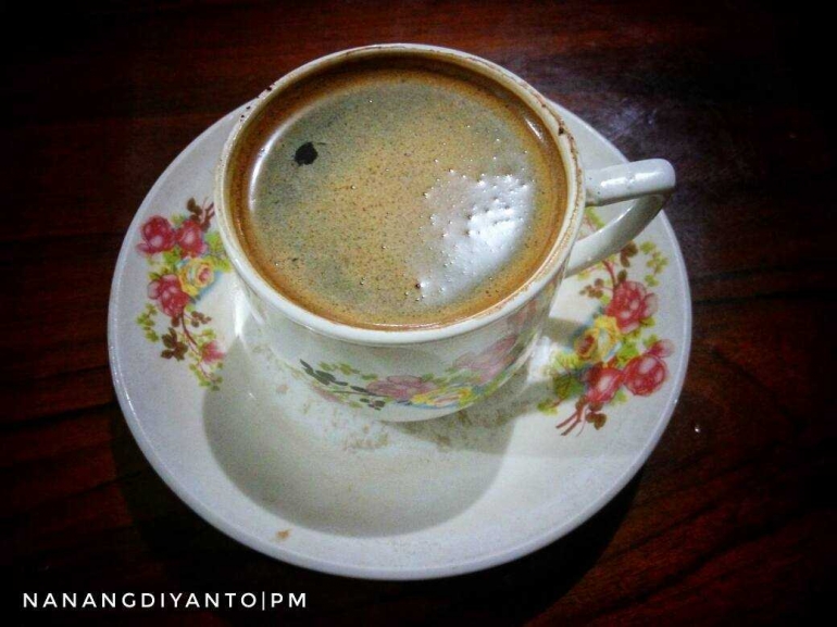 (dokumentasi pribadi) Seribu lima ratus rupiah untuk secangkir kopi, harga yang tak sebanding dengan ribetnya
