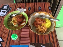 Nasi kuning dan lontong sayur plus ikan gabus khas Balikpapan. Foto | Dokpri