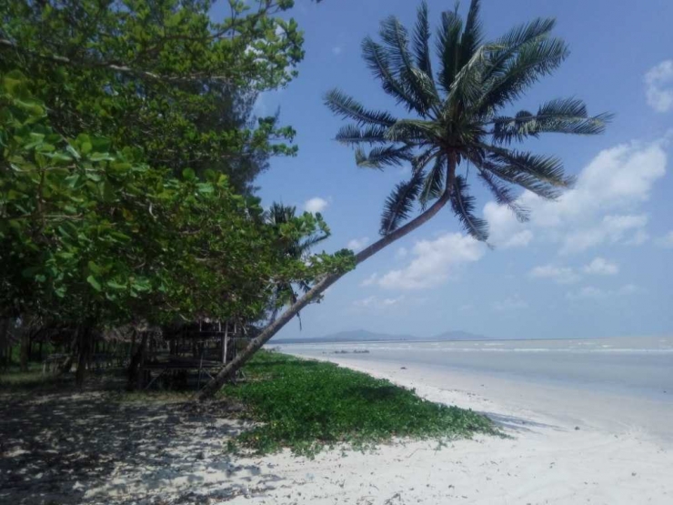 Pantai Emas Air Anyir. kecamatan Merawang, kabupaten Bangka (dokpri)