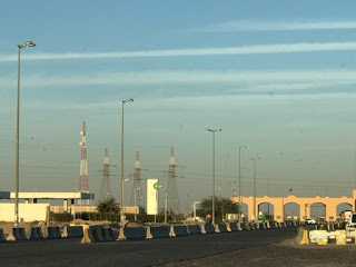 Pintu gerbang perbatasan Kuwait dan Iraq, tempat awal invasi Iraq