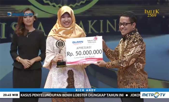 Dissa ketika menerima satu dari lima Gantari Award 2018. (Foto: metrotvnews.com)