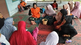 Pelatihan SEFT Terapi bagi warga terdampak erupsi Gunung Sinabung oleh Relawan Indonesia untuk Kemanusiaan (dok. pribadi 25/2/2018)
