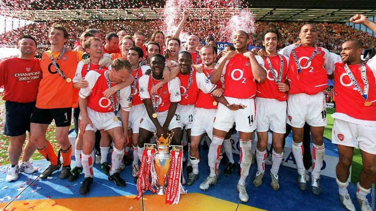 Tim juara Arsenal musim 2003-2004 (Arsenal FC)