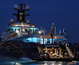 Super Yacht Mewah Equinimity (luxuo.com)
