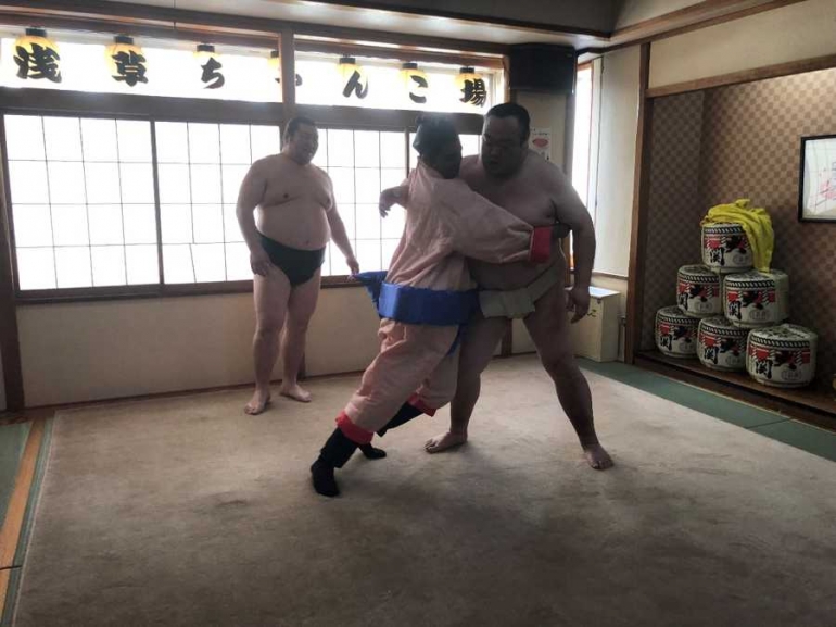 With the power of Chankonabe, Surya tried his best to defeat the Rikishi. Photo credit: Vooya