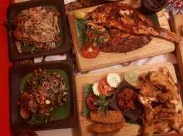 Ayam Tempe Geprek, Plencing Kangkung, Ikan Goreng dan Gado-gado yang disajikan Warung Makan (dokumentasi pribadi).