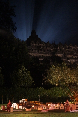 Borobudur saat malam hari. Foto: Ummi Azzura