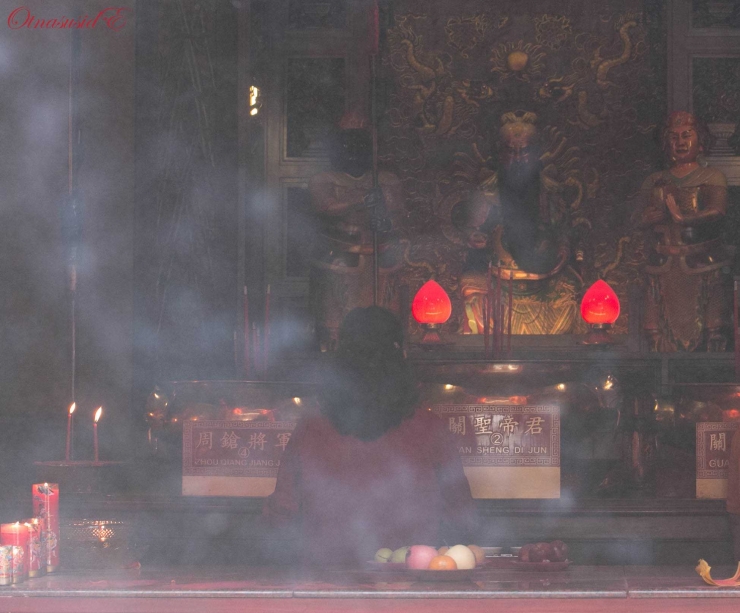 Altar Utama di Kelenteng Kwan Tie Miaw I Foto Dokumentasi Pribadi