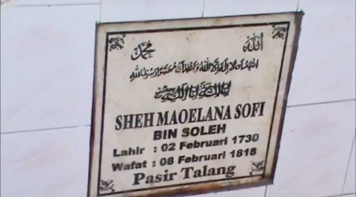 Makam Syekh Maulana Sofi. (Sumber: Youtube Diky Lesmana)