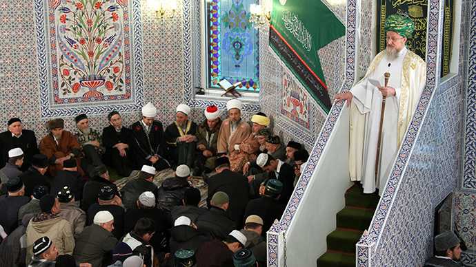 Salah satu komunitas muslim di Rusia. Photo: www.rt.com