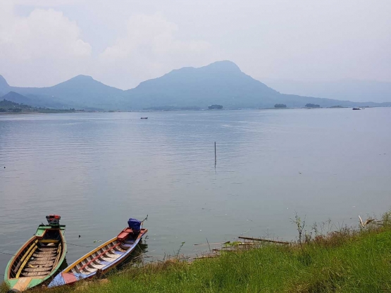 Perahu di Waduk Jatiluhur (Dok. Pribadi)