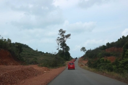 Walaupun di pelosok, jalan tetap mulus. | Dokuemntasi Pribadi