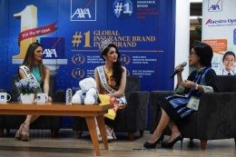 (kiri-kanan) Demi-Leigh Nel-Peters, Miss Universe 2017, Sonia Fergina, Puteri Indonesia 2018 dan Yanti Parapat, Chief Alternate Officer AXA Financial Indonesia | Sumber: Pulse Communications