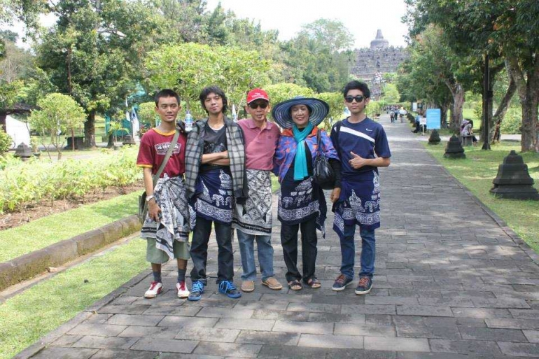 Ketika kami sekeluarga ke Borobudur (dok pribadi)