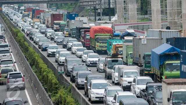 situasi jalan tol Jakarta-Cikampek. Sumber: bisnis.liputan6.com