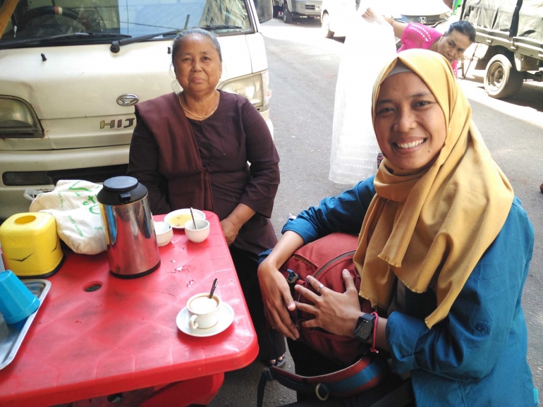 Menikmati milk tea di Yangon (dok.pribadi)