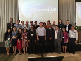Prof Roger MacIntyre bersama sebagian peserta APAC CNS Speaker Bureau Masterclass 17-18 Maret 2018 di Bangkok (dok.pribadi) 
